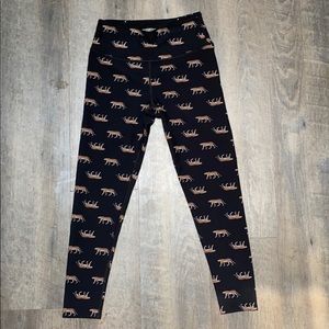 Victoria sport crop workout leggings